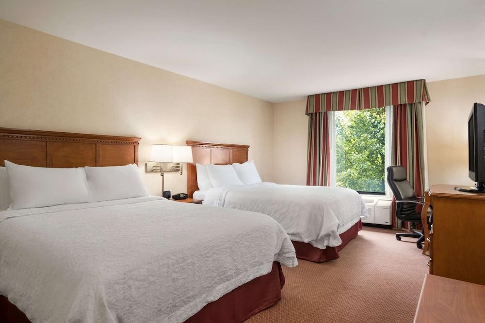 Hampton Inn Belle Vernon photo 53
