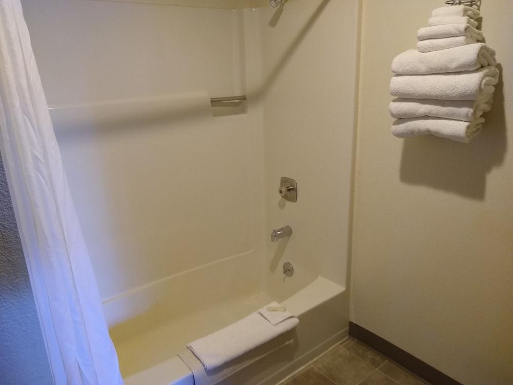 Wilderness Inn photo 13