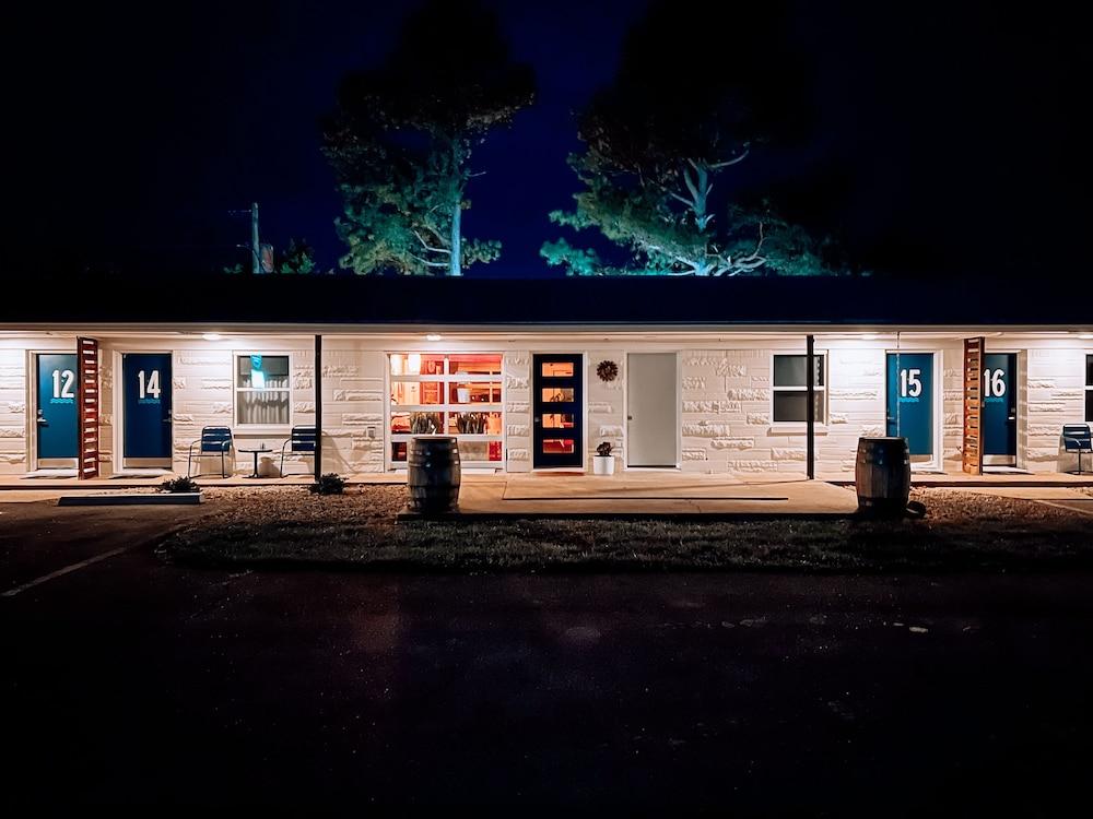 St. Clair Motor Lodge — hotel in Falls of Rough