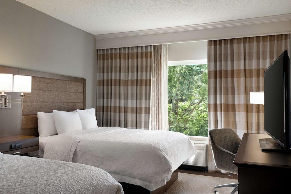 Hampton Inn & Suites Montgomery-EastChase photo 11