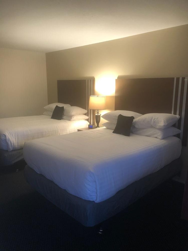 Red Lion Inn & Suites La Pine photo 8