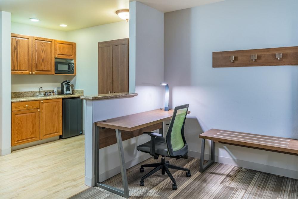 Holiday Inn Express Hotel & Suites Rocky Mount by IHG photo 39