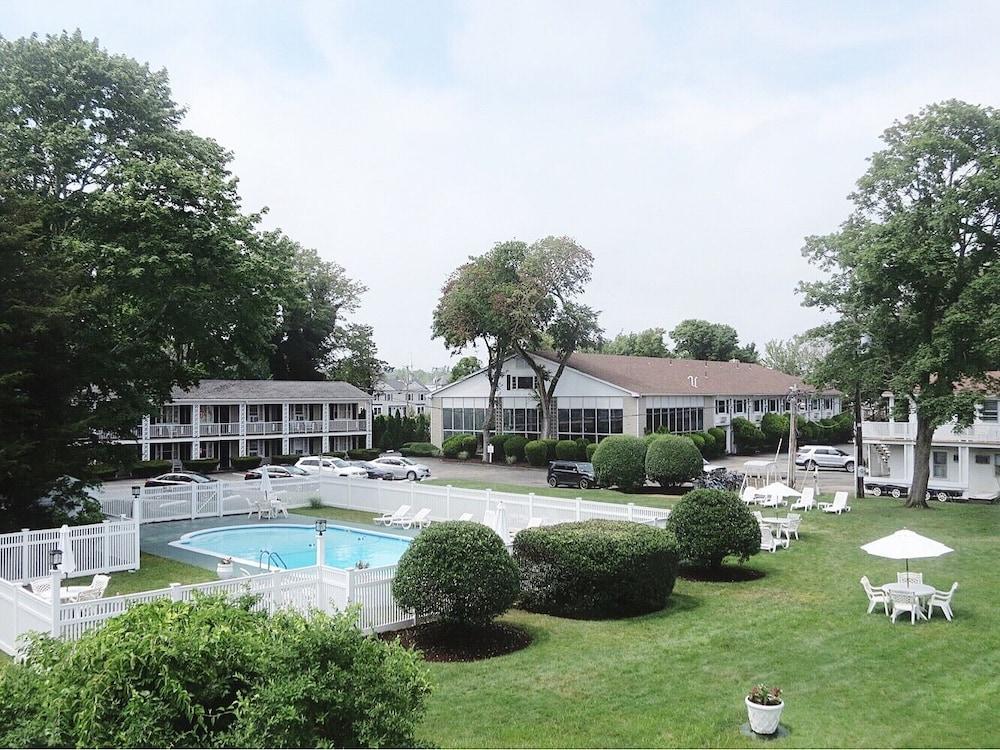 ShoreWay Acres Inn & Cape Cod Lodging photo 9