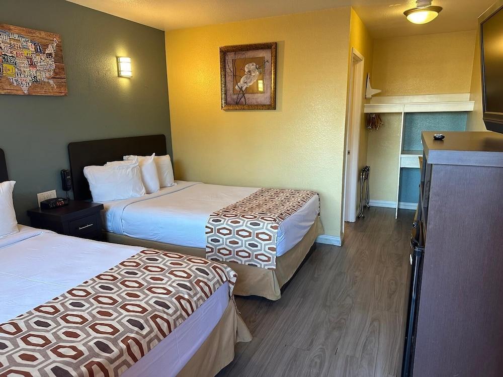 Hotel Avenida - Oceanside Camp Pendleton photo 6
