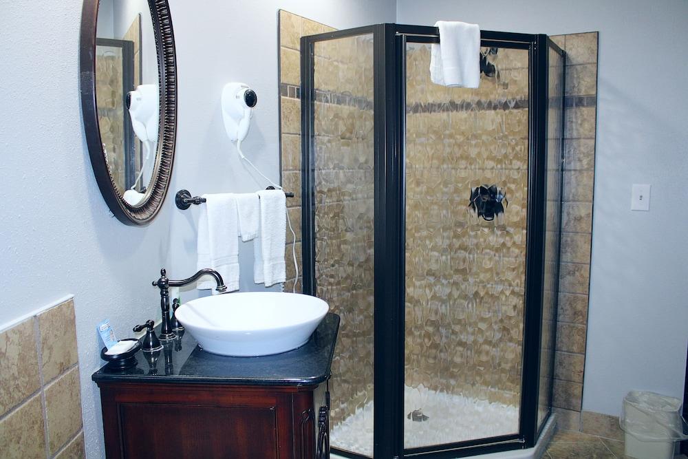 Greenlight Inn & Suites photo 9