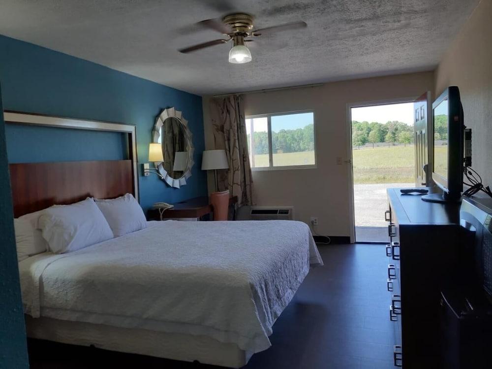 Deerfield Inn photo 21