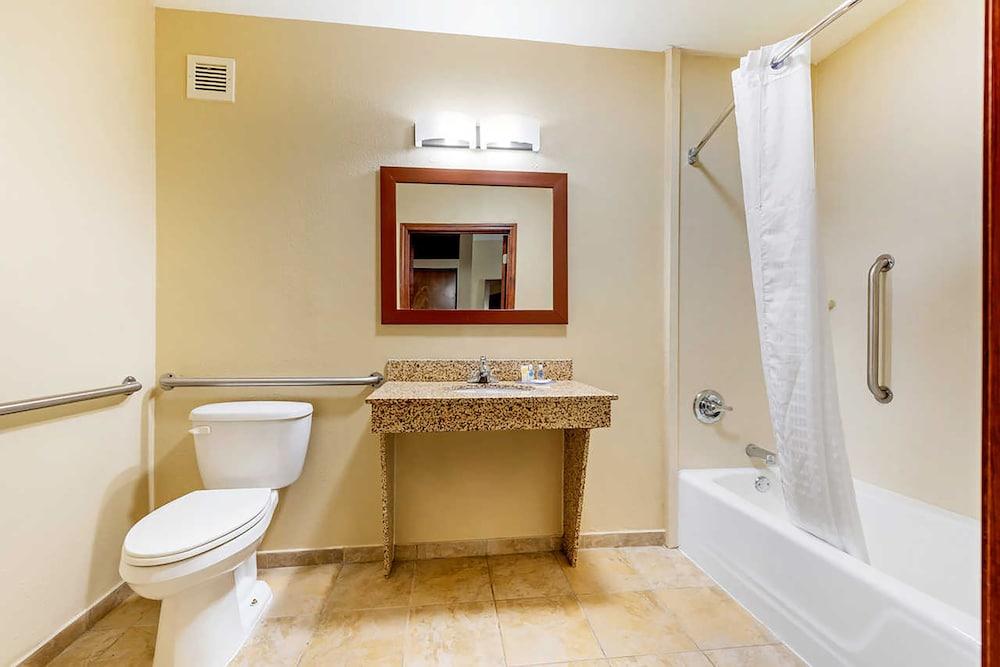 Comfort Inn & Suites Michigan City South photo 25