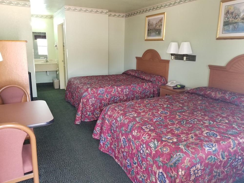Haltom Inn photo 13