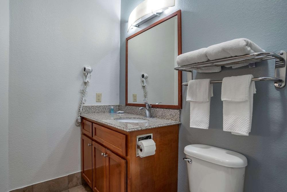 MainStay Suites Denham Springs - Baton Rouge East photo 8