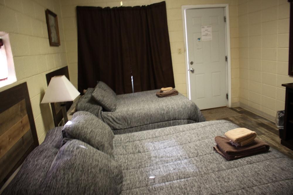 Dighton Inn photo 18