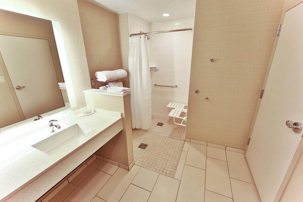 Fairfield Inn & Suites by Marriott Savannah Midtown photo 24