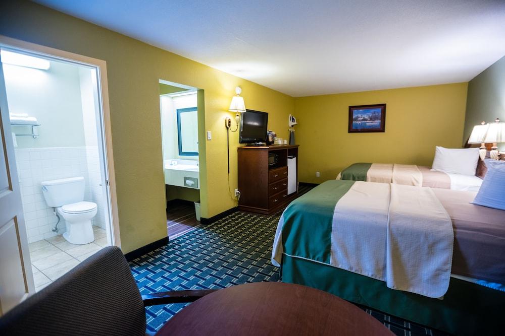 Relax Inn & Suites photo 15