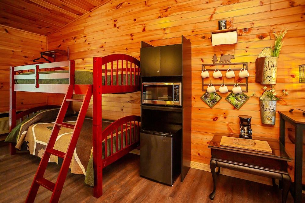 Bigfoot Lodge Room One photo 9