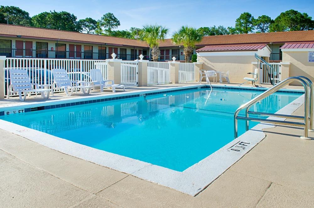 Rodeway Inn Panama City photo 9