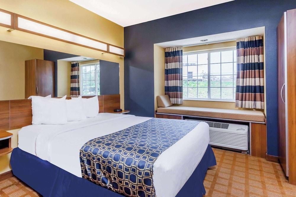 Microtel Inn & Suites by Wyndham Dickson City/Scranton photo 9