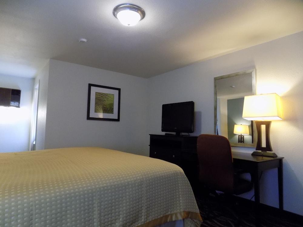 Budget Inn photo 6