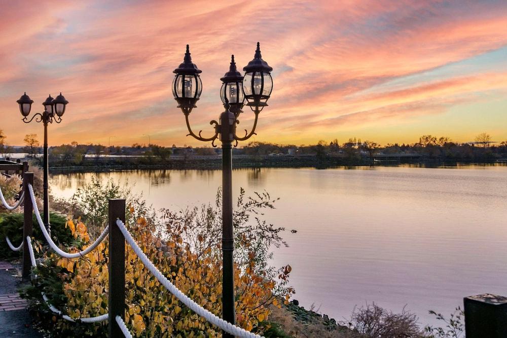 Best Western Plus Lake Front Hotel photo 33