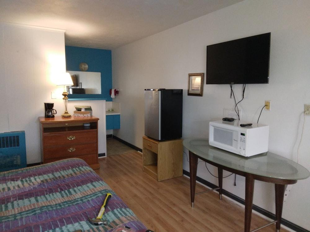 Capri Motel photo 14