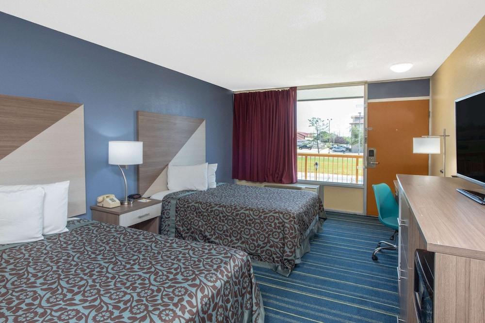 Days Inn by Wyndham Salem, Illinois photo 12