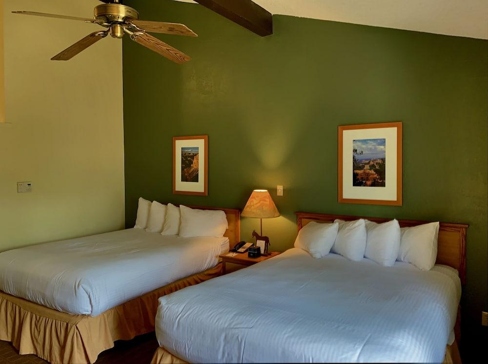 Maswik Lodge - Inside the Park photo 5