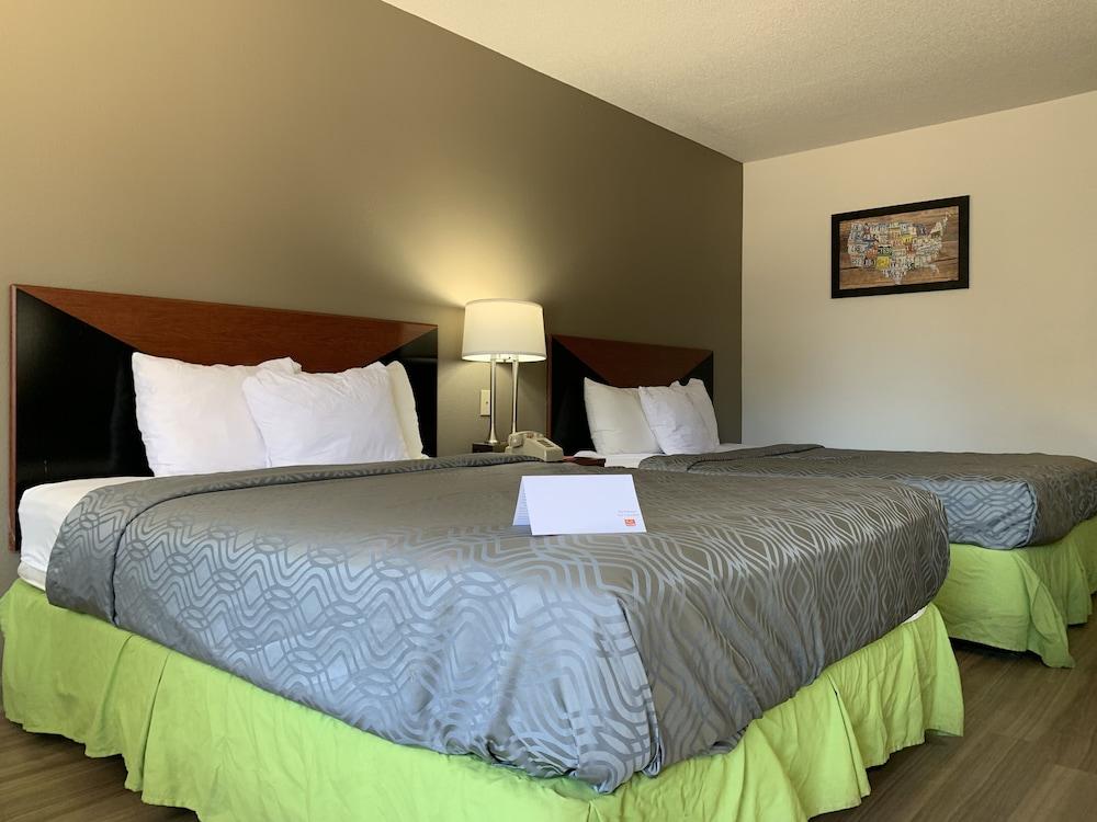Econo Lodge Troy photo 27