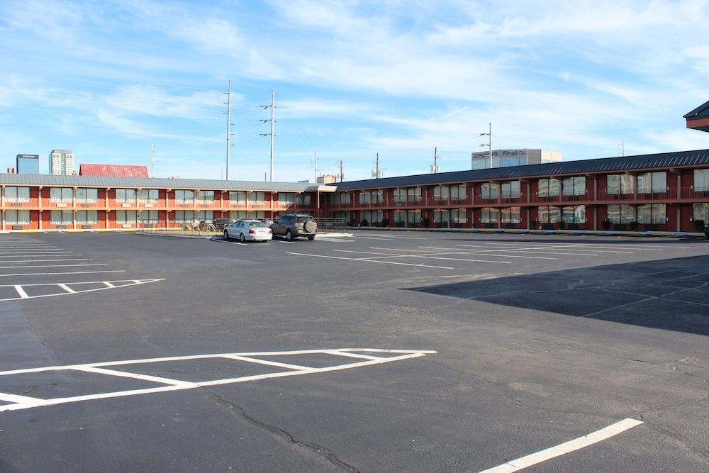 Tourway Inn photo 25