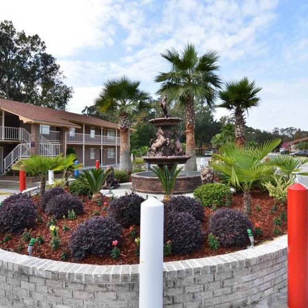 Savannah Inn and Suites photo 19