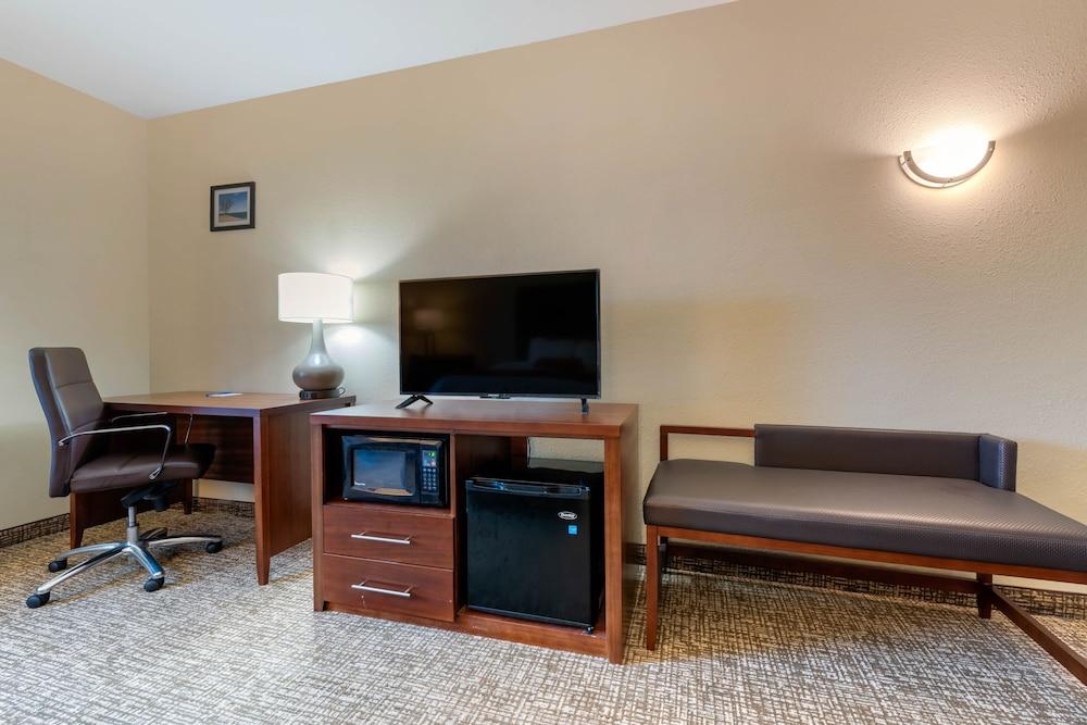 Comfort Inn & Suites Michigan City South photo 10