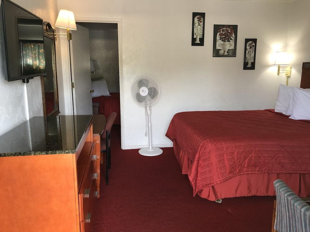 Best Budget Inn photo 3