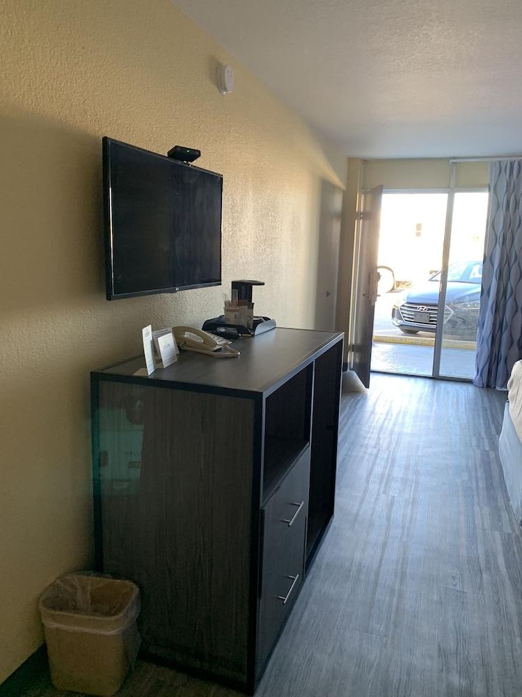Days Inn by Wyndham Okmulgee photo 5