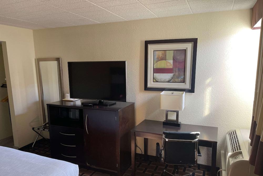 Comfort Inn Dunmore - Scranton East photo 15