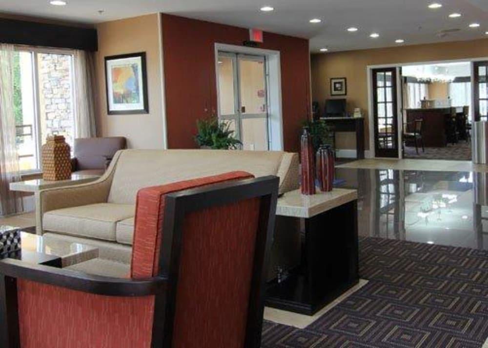 Quality Inn & Suites Greenville near downtown photo 3