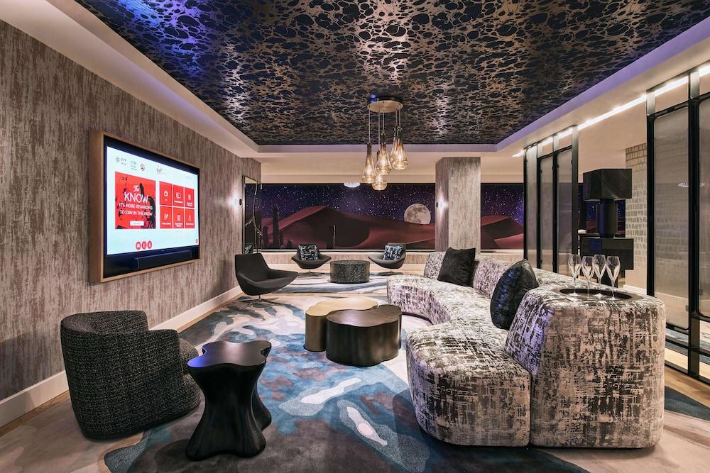 Virgin Hotel Las Vegas, Curio Collection by Hilton photo 4