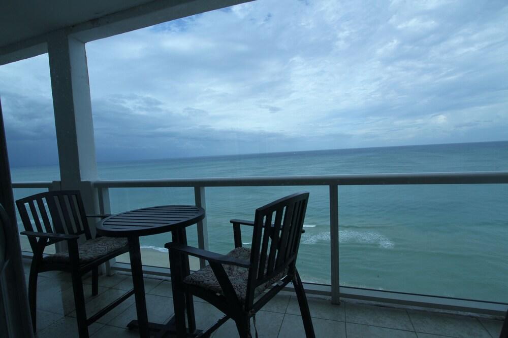 Penthouse oceanview photo 9