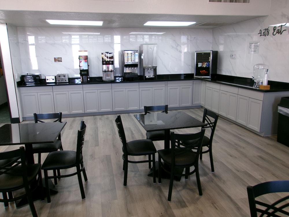 SureStay Hotel by Best Western Phoenix Airport photo 54