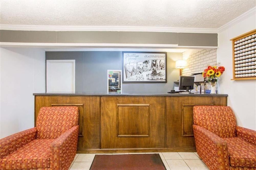 Rodeway Inn photo 2
