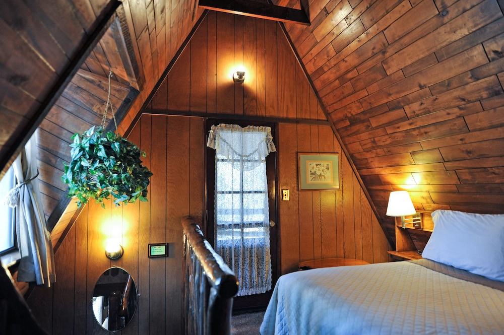 Bear Creek Motel And Cabins photo 10
