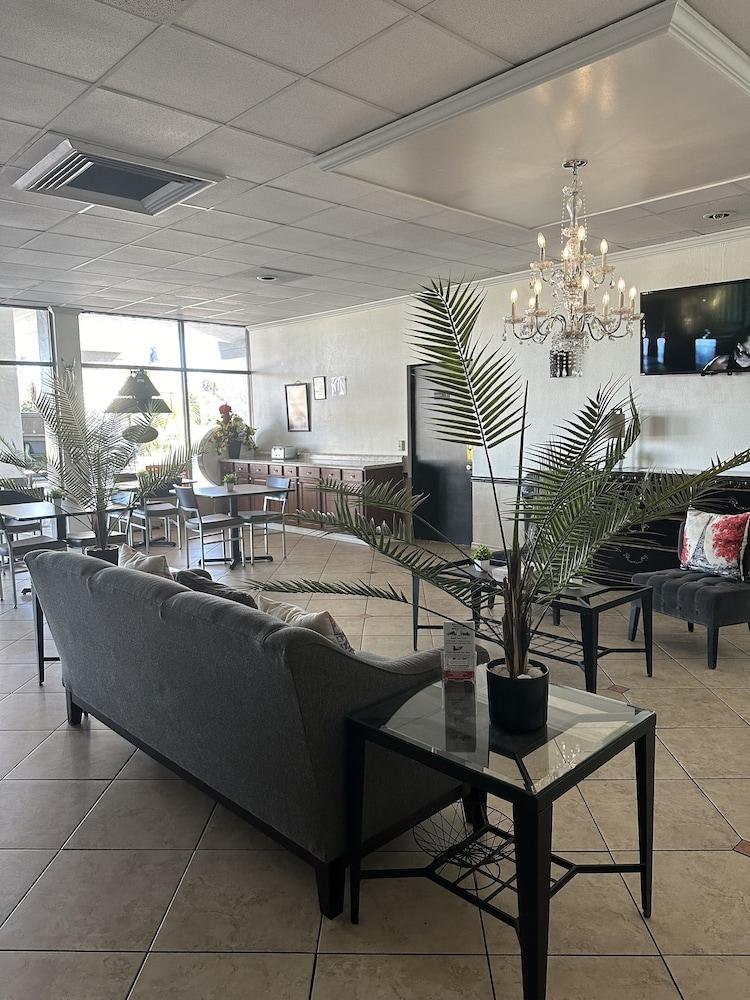 Econo Lodge Ormond Beach North - Daytona photo 3
