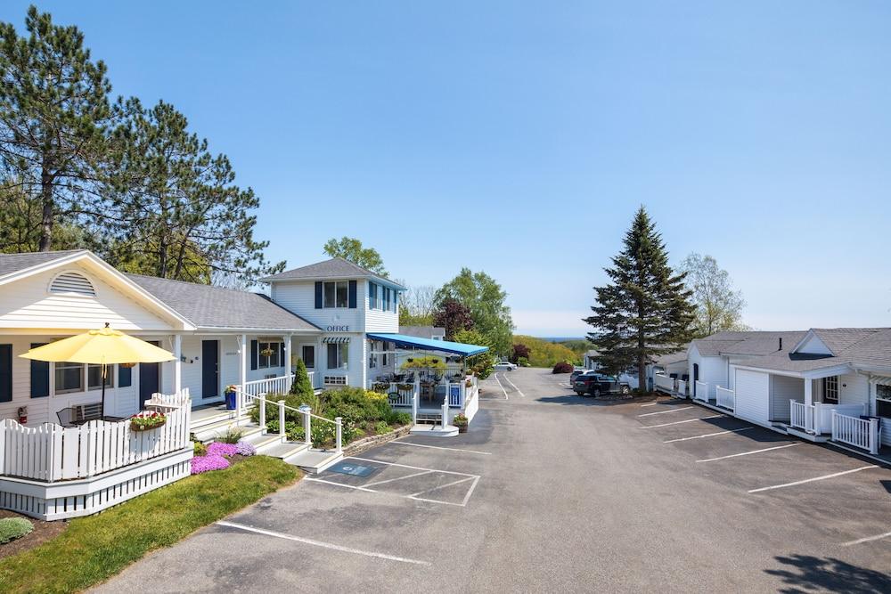 Glen Cove Inn & Suites — hotel in Rockport