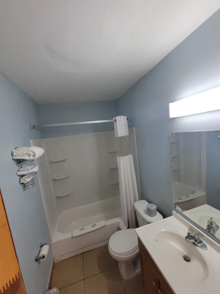 Travelodge by Wyndham Clovis photo 42