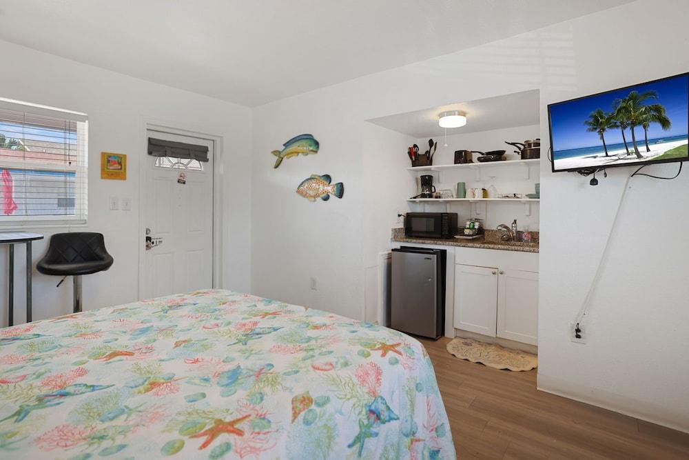 Sun Island Motel photo 33
