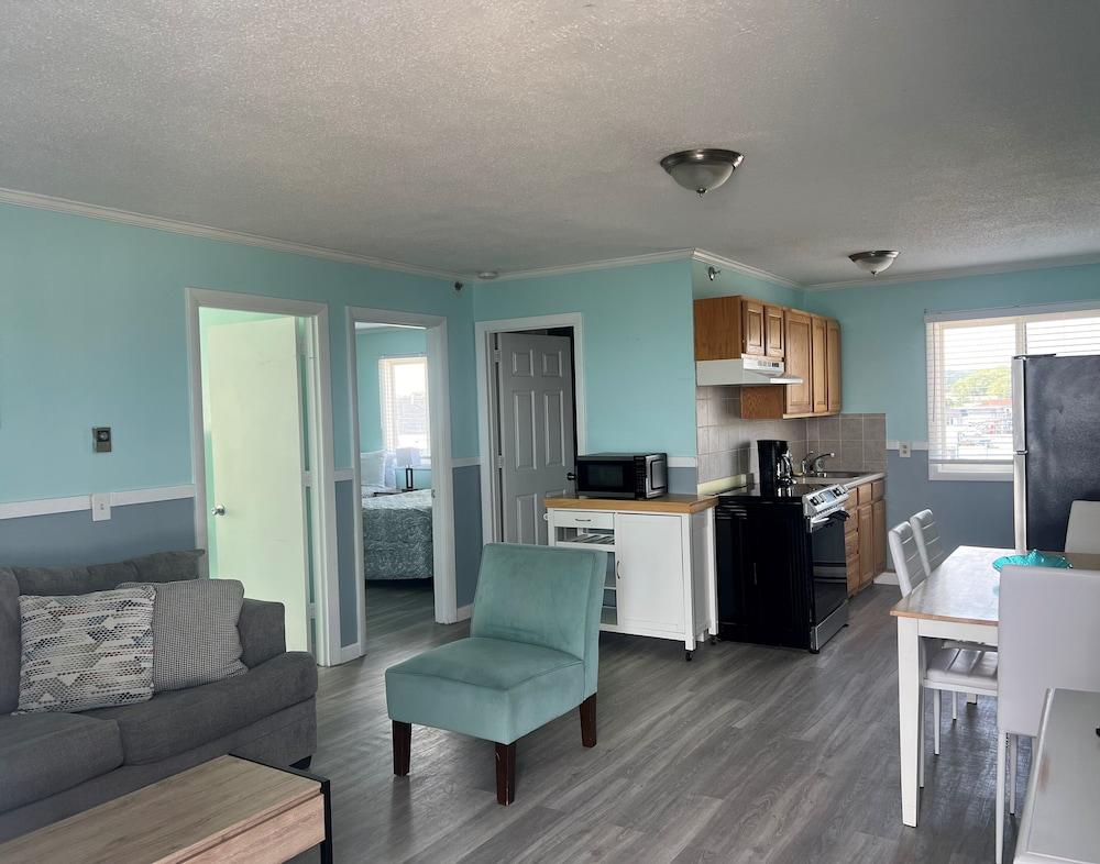 Sandy Shore Motel photo 39