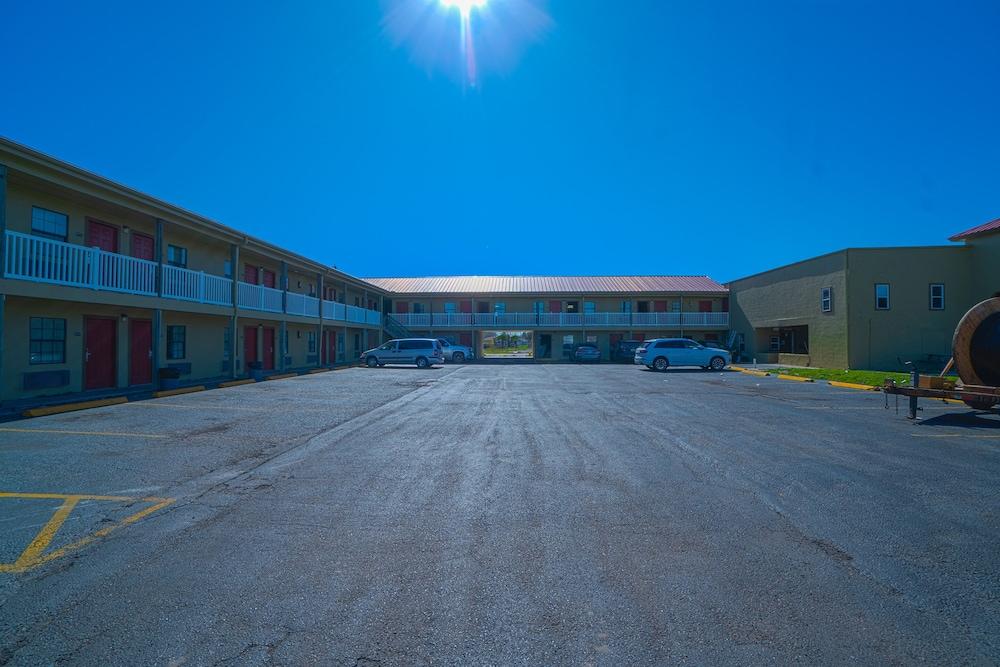 Days Inn by Wyndham Aransas Pass photo 34