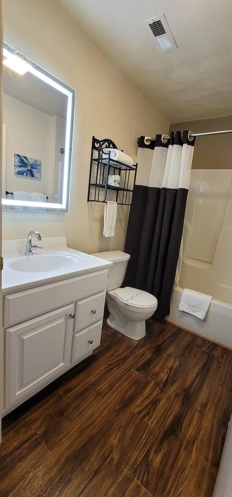Affordable Corporate Suites - Lanford photo 7