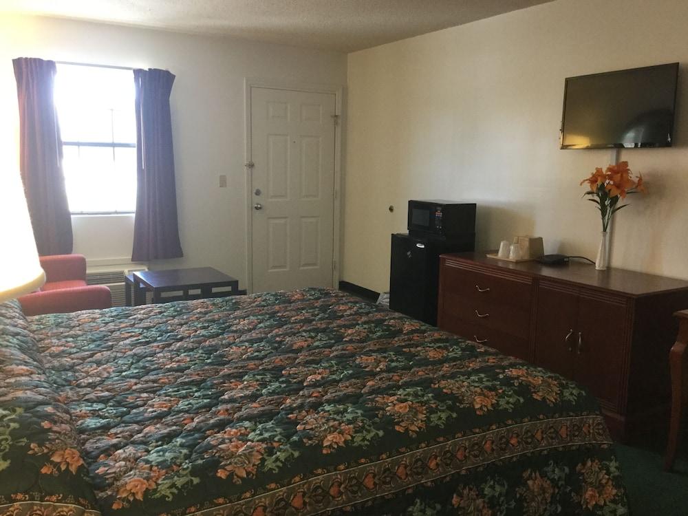 American Inn photo 16