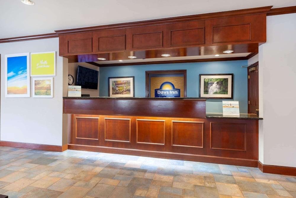 Days Inn by Wyndham Austintown photo 14