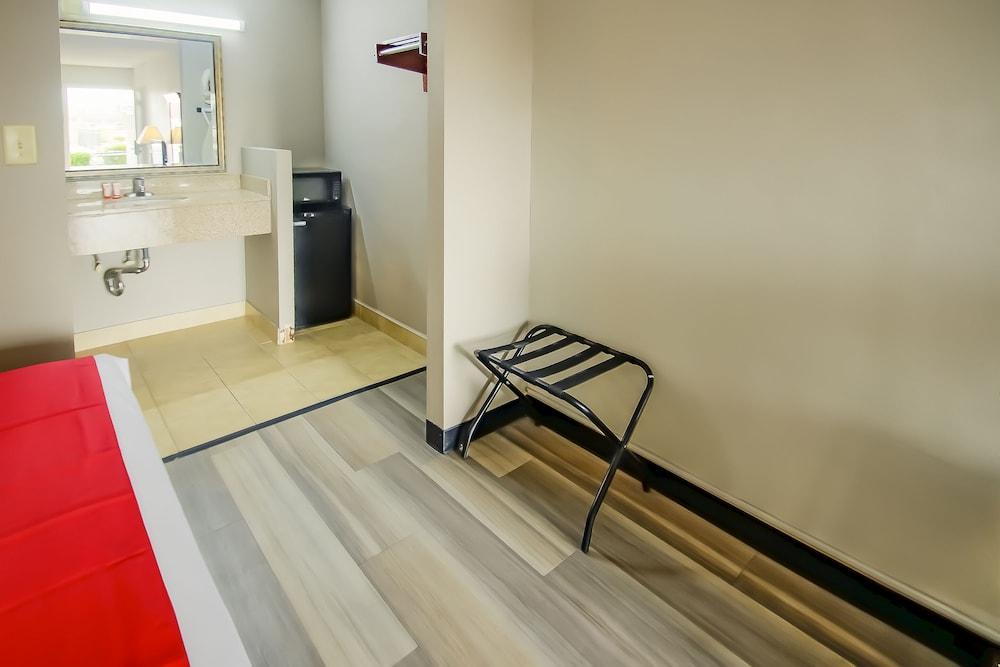 Cypress Inn & Suites Washington by OYO photo 26