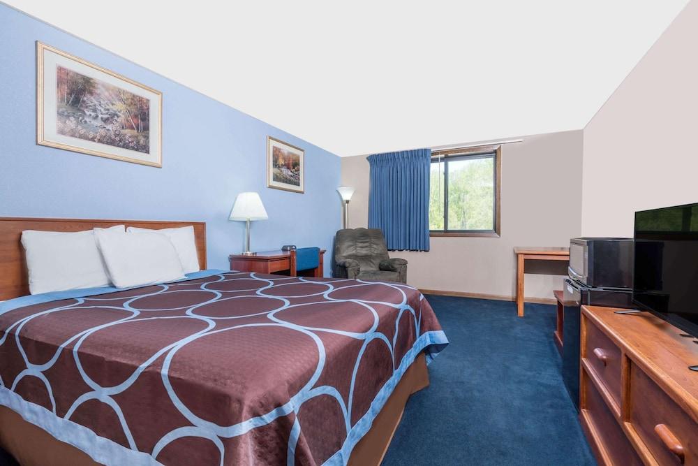 Super 8 by Wyndham Mankato photo 3