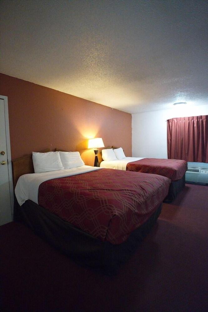 Econo Lodge Elk City photo 11