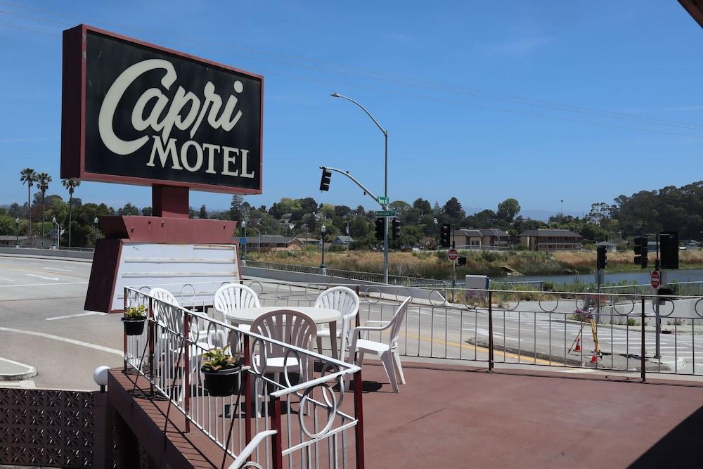 Capri Motel photo 1